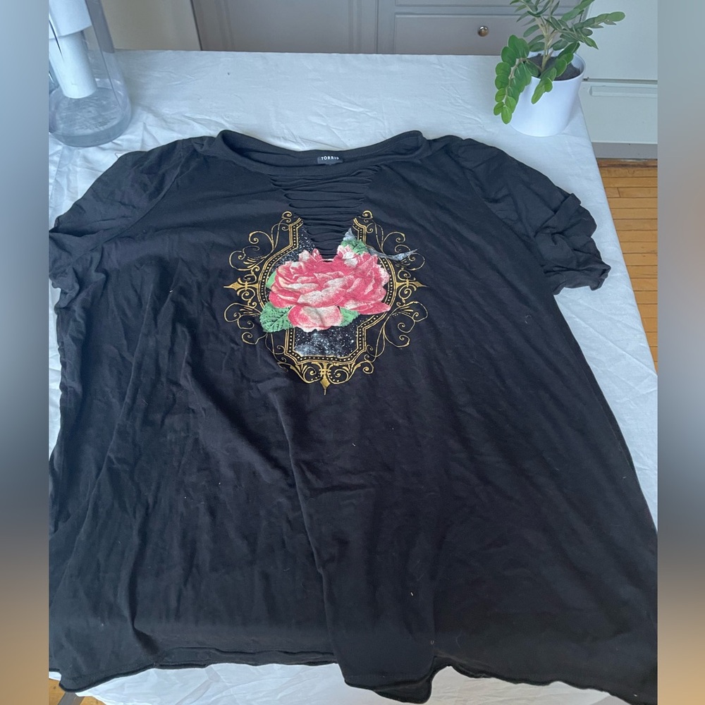 Black torrid t sheet